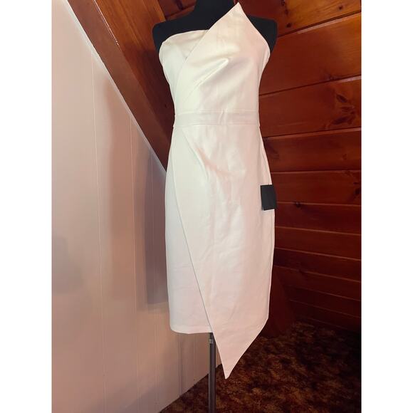 NWT Lulus Queen of the City Asymmetrical White Strapless Bodycon Dress sz L - Picture 2 of 9